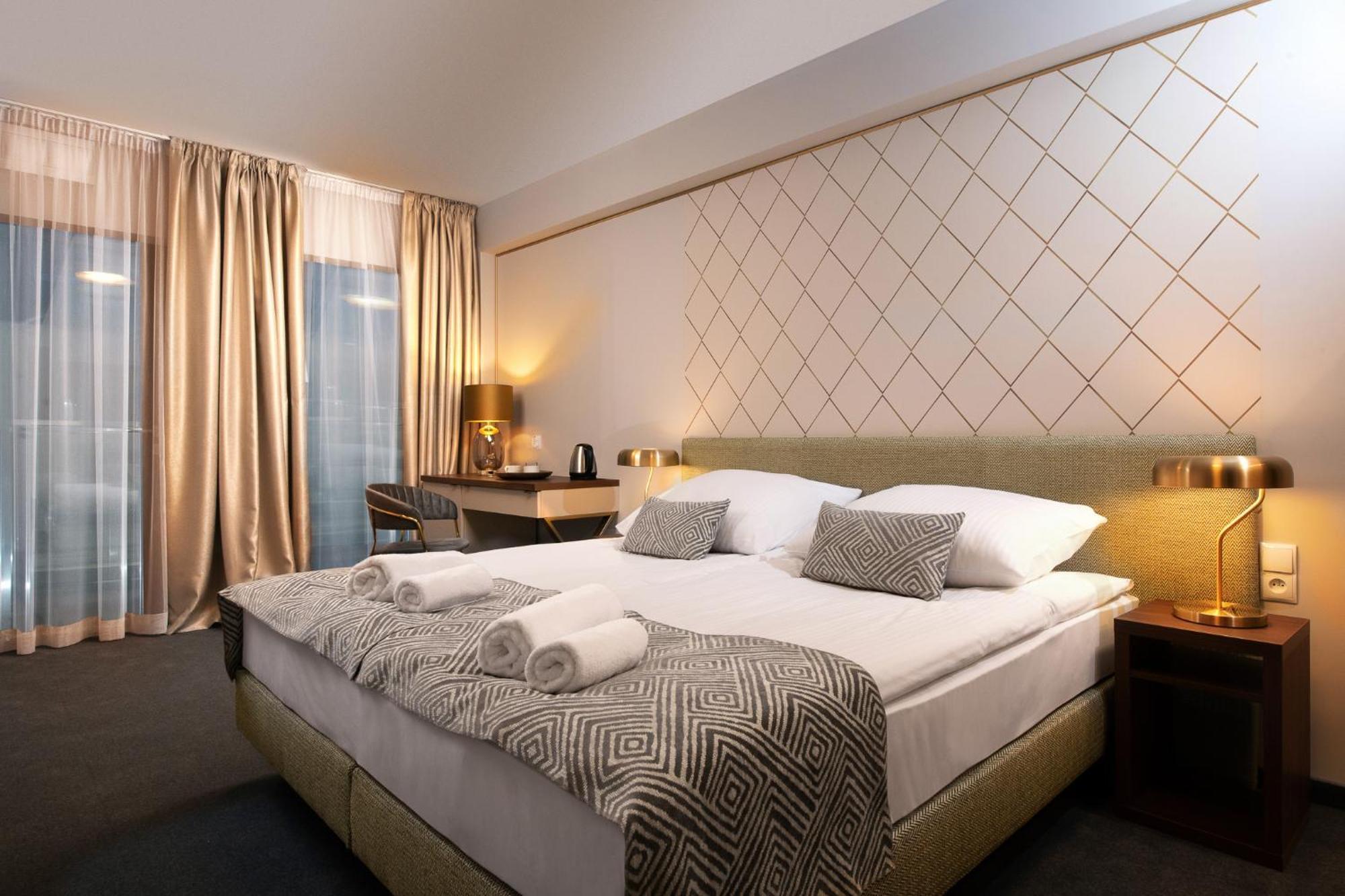 Xerion Hotel (Adults Only) Krakow Exterior photo